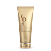 Wella SP Luxe Oil Keratin Conditioning Cream tube on a white background